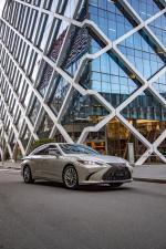 Lexus ES300h 2018 года (AU)